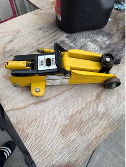 Rally 2 Ton Floor Jack