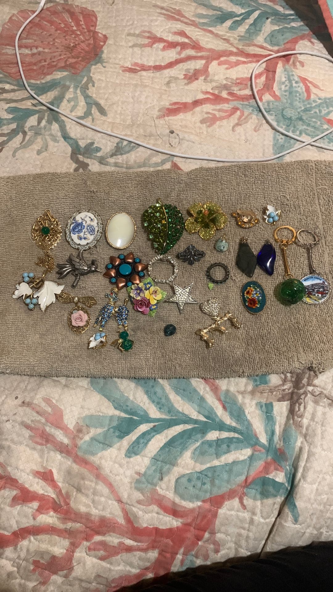 Brooches , Costume Jewelry