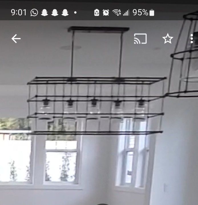 Modern Chandelier With 4 Matching Pendants