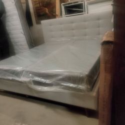 Elegante Cama King Con Colchones Incluidos De $1200 A Solo $450