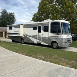 2003 Fleetwood Pace Arrow 36R