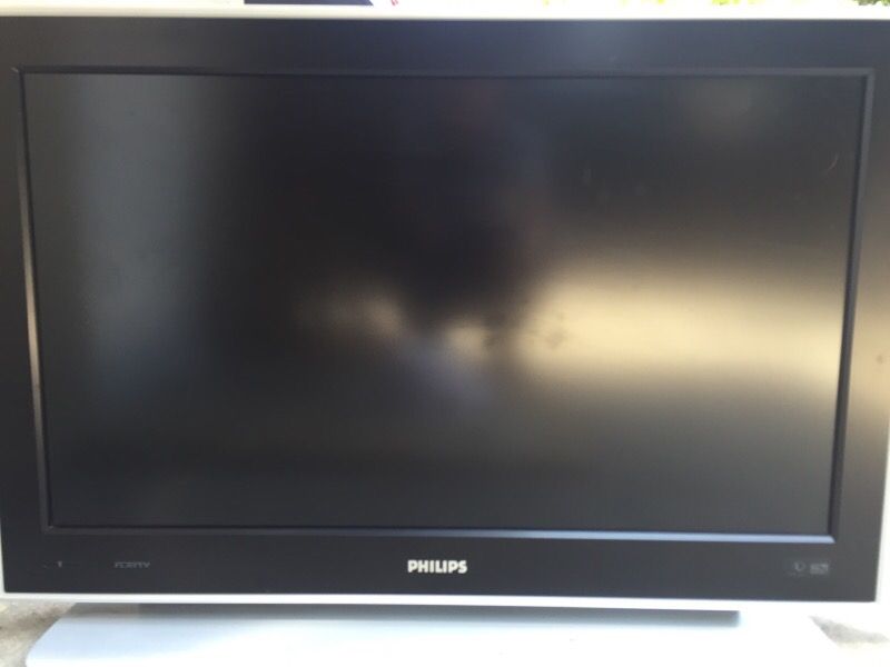 Philips 37PF7320A 37-Inch Widescreen LCD HDtv