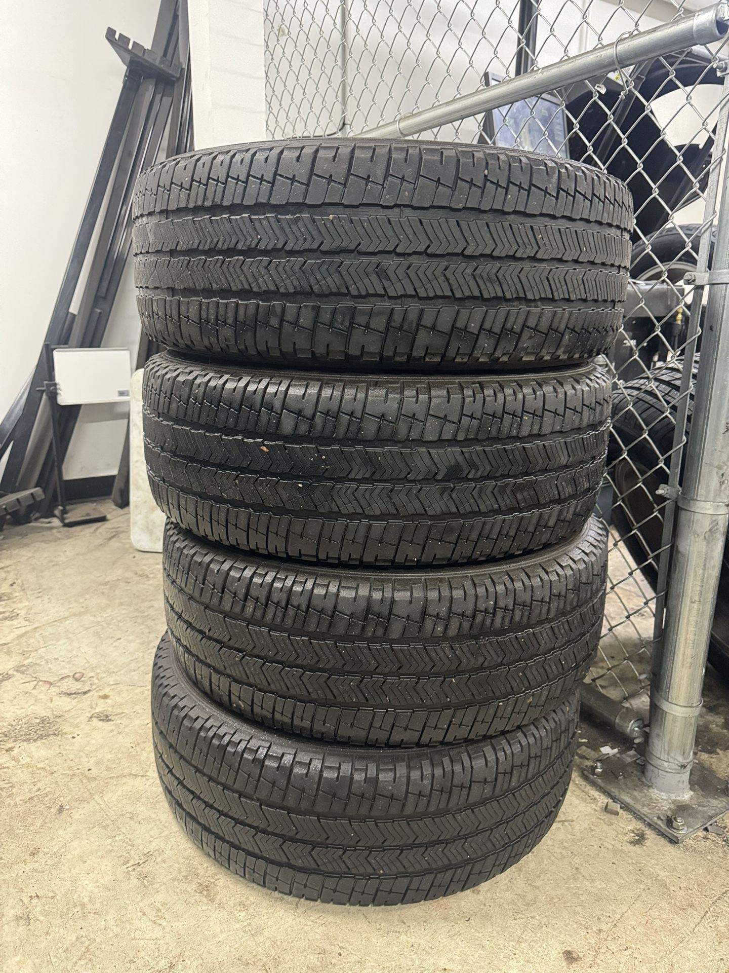 A Set Of 4 Michelin Primacy XC 265/60R18 Good Condition 