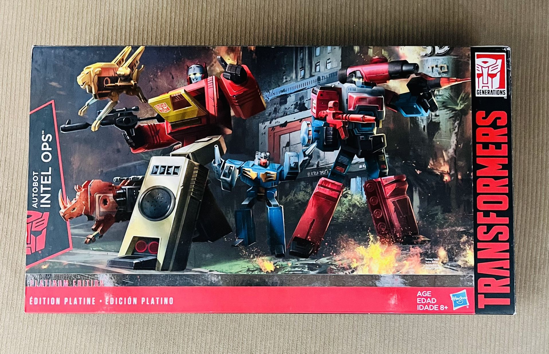 Transformers Generations Intel Ops Platinum Edition G1 Autobot Blaster Perceptor Set