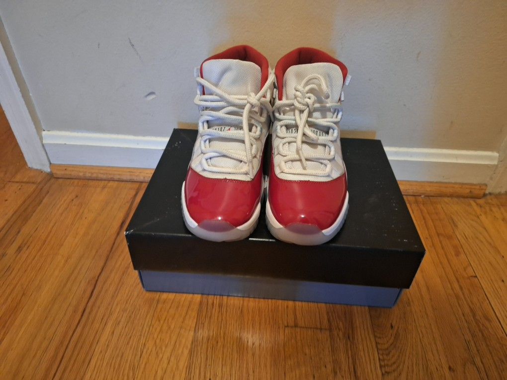 Jordan 11 Cherry Size 8.5