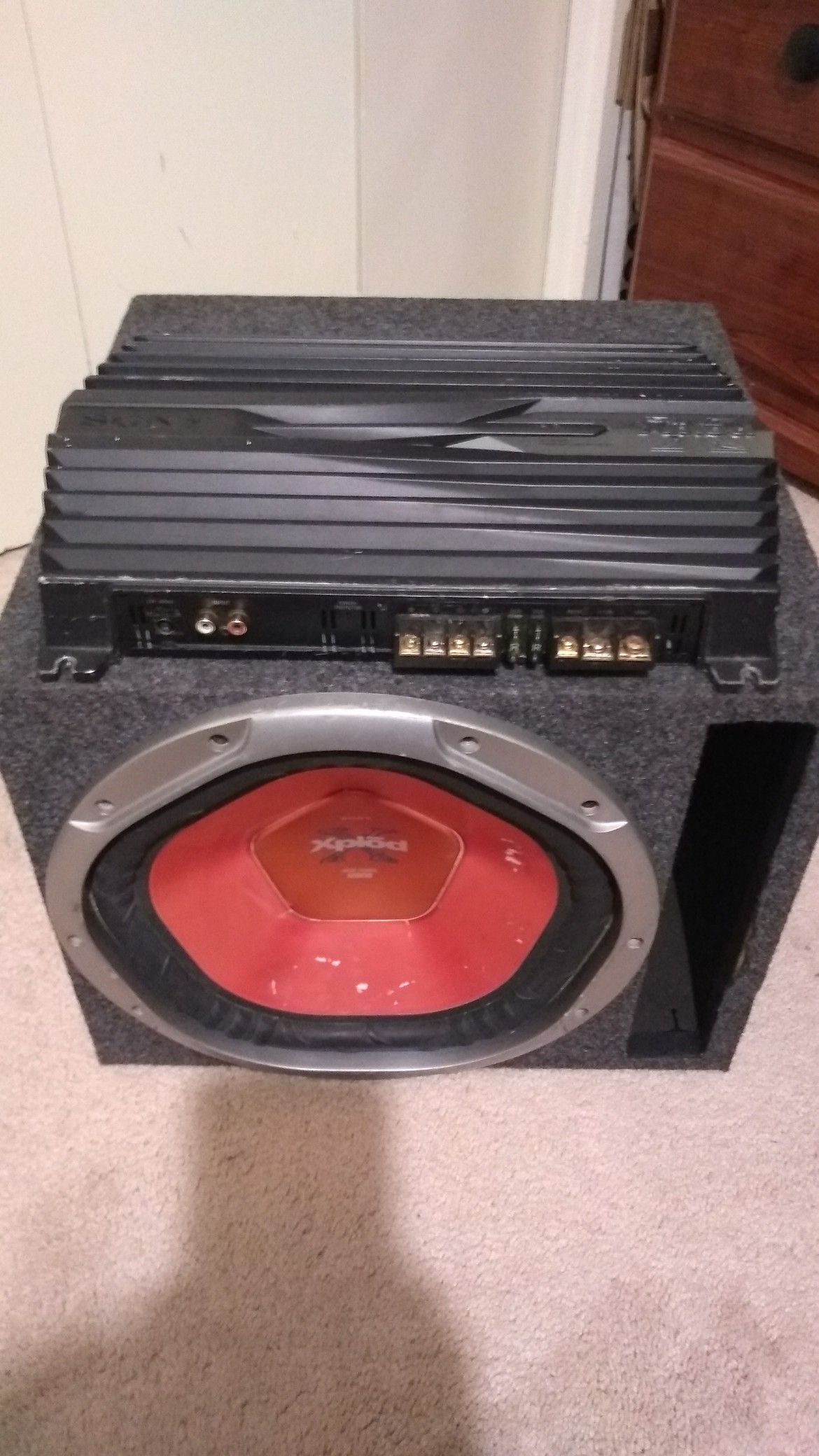 Dumb Bass! Sony Xplod 1000 Watt Car Amplifier and 1200 Watt Sub in Box