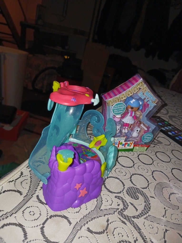Mini Lalaloopsy And Her Magical Playland