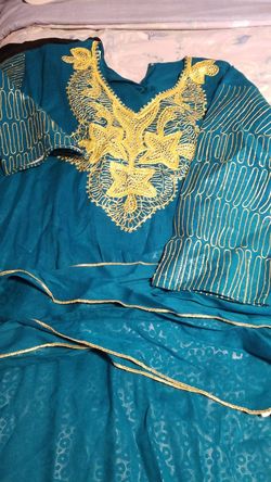 Women's African attire