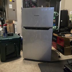 Hisense Minifridge With Freezer