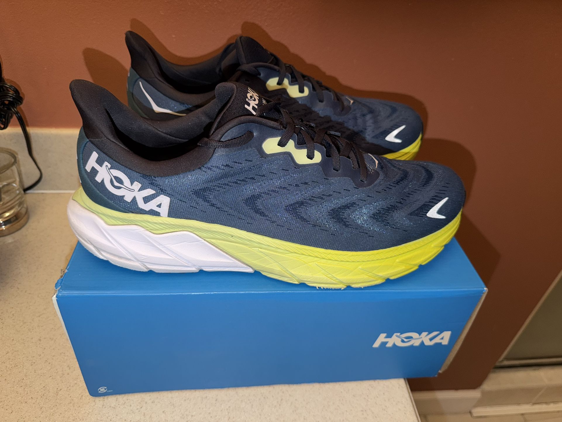 HOKA Men’s Sneakers Arahi 6 size 13 - MAKE OFFER