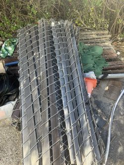5Rolls Of Chain Link Fence 6 Feet Tall Each Roll Is About 10 Feet Wide