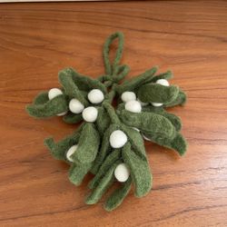 Felt Mistletoe Christmas Decoration