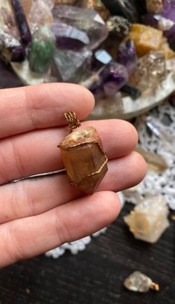 Scepter head necklace crystal