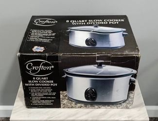 8 Quart Slow Cooker With Divided Pot (Brand New)
