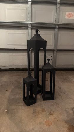 Outdoor iron candle holder set