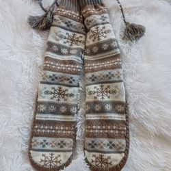 Muk Luks Traditional Tassel Knit Slipper/Socks 
