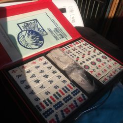 Vintage Mark Crown Mah-Jong Set