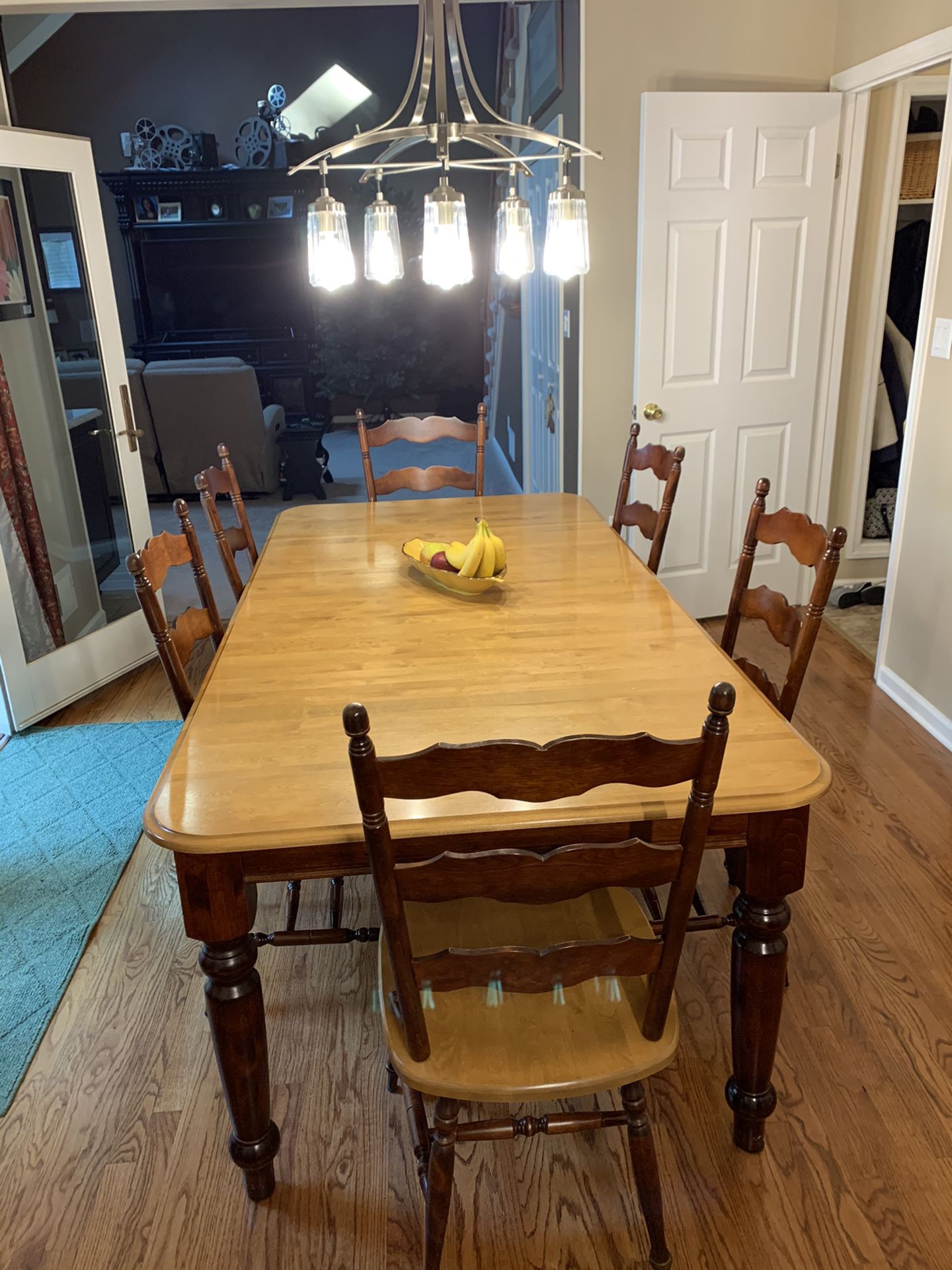 Canadel kitchen table and chairs