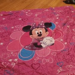 brand new kids Minney Mouse 4 Peices Set  set.... 2 sheet and cover bed and 1 pillow case 