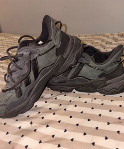 Black Adidas Ozweegos
