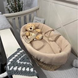 Woven basket bassinet