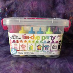 Tie-Dye Party Kit - 123 Pieces