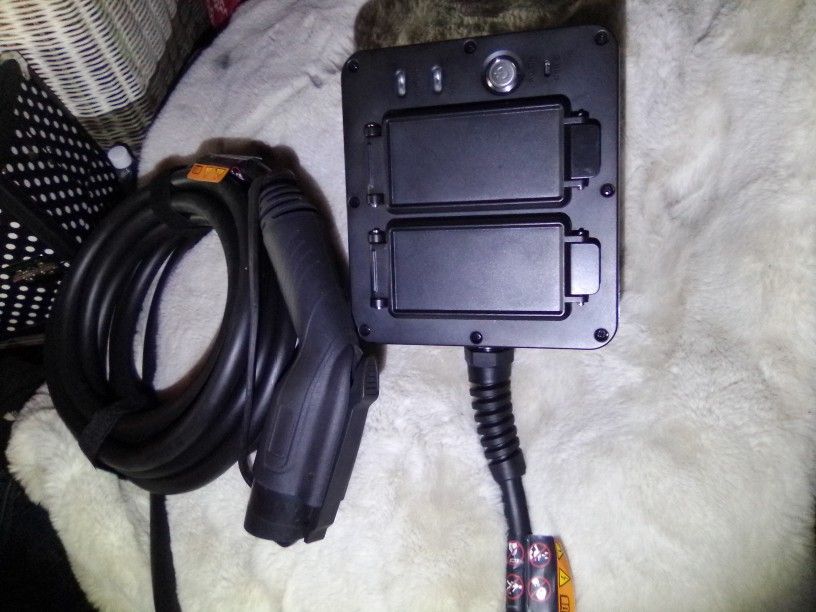 Jeep wrangler 4xe off board power Box
