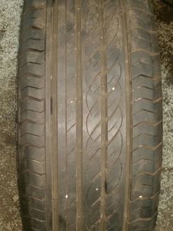 1 Used Tire 245-35-22 Joyroad