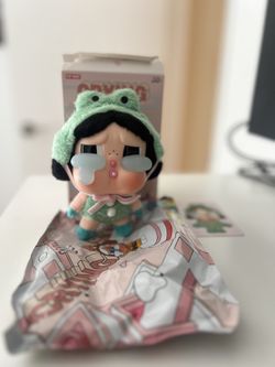 Pop Mart cry baby plushie