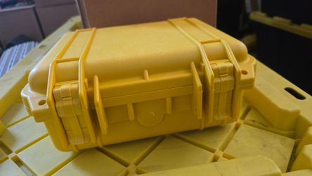 Pelican 1200  case in Yellow  READ DESCRIPTION