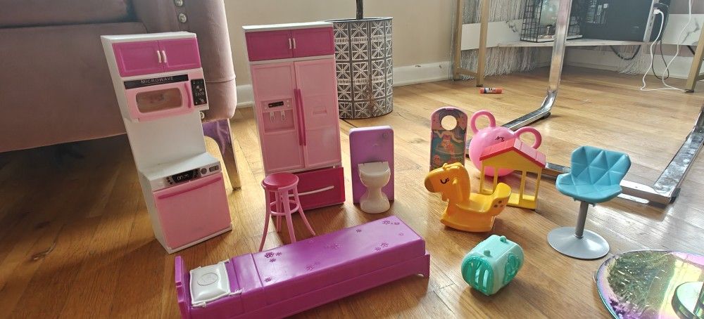 Doll Furniture And Accessories