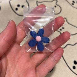 2 flowers Crocs Charms