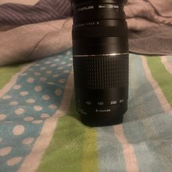 Canon EF 75-300mm f/4-5.6 III Telephoto Zoom Lens