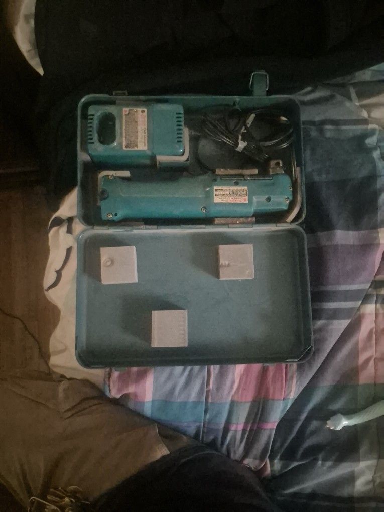 Makita Cordless Angle Drill Vintage Works Great!