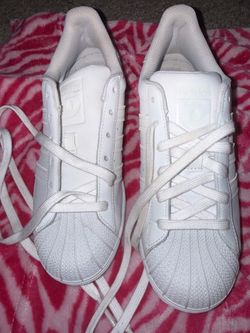 ADIDAS WOMAN SHOES , 6 in a half