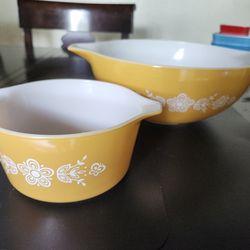 Vintage Pyrex Set