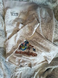 BoxLunch sweaters L (Muppet Treasure Island, Treasure Planet)