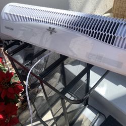 Transom Vornado Room Window Air Fan With Remote. Retails $160+ Reduced 