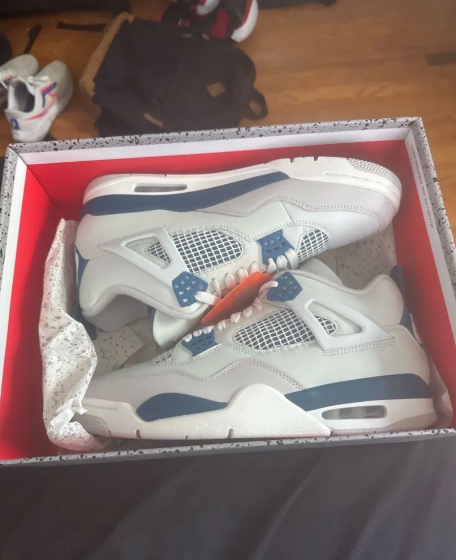 Jordan 4 Retro Military Blue Size 10M