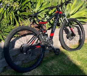 Giant Stance Full Suspension Mountain Bike