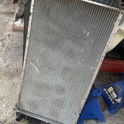 2004 Tahoe Silverado Escalade Sierra Radiator 