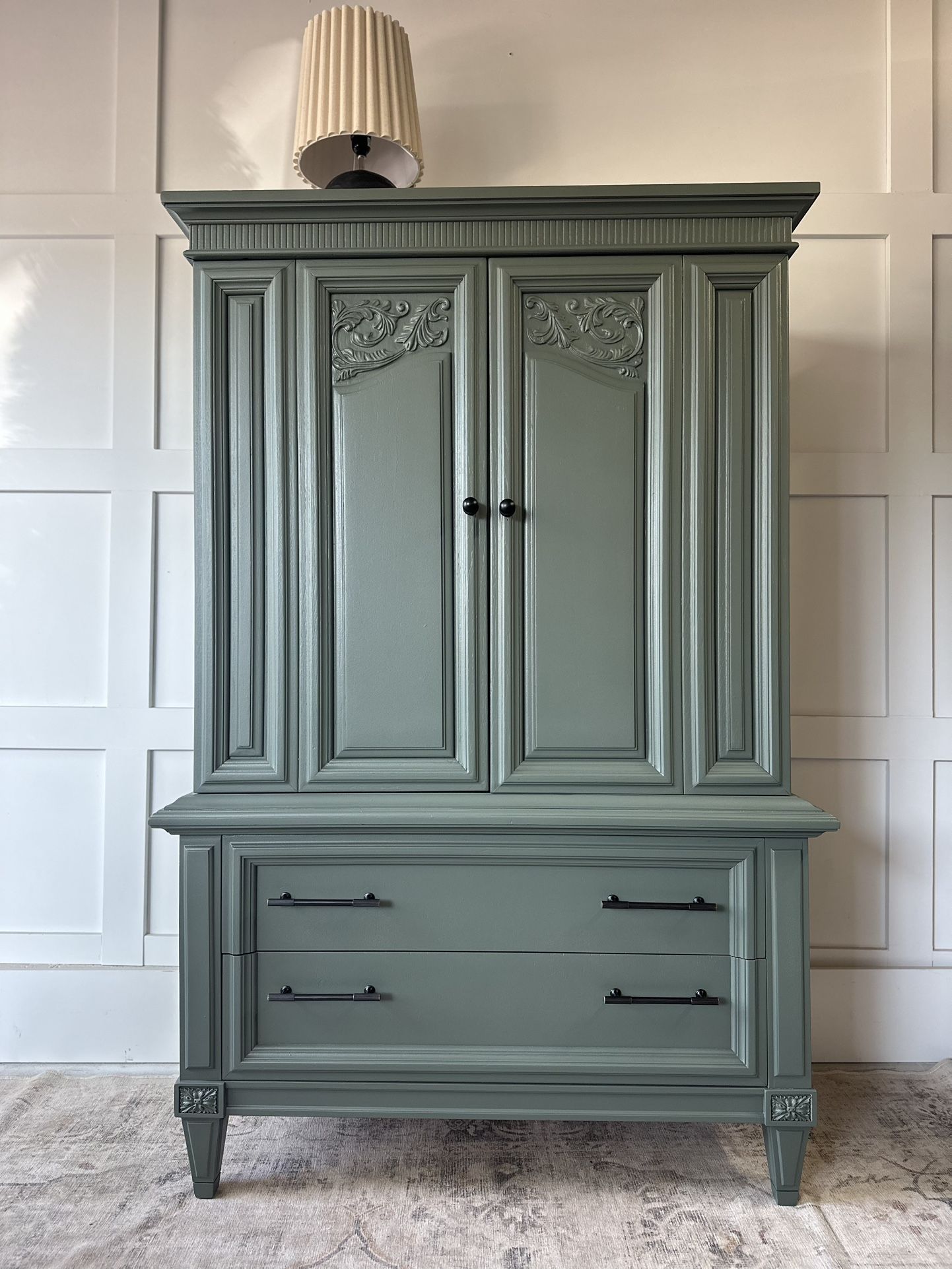 Gorgeous Green Thomasville Dresser / Chest Of Drawers / Armoire
