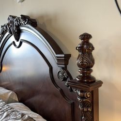 King size 12 piece set. Complete set includes mattress. 