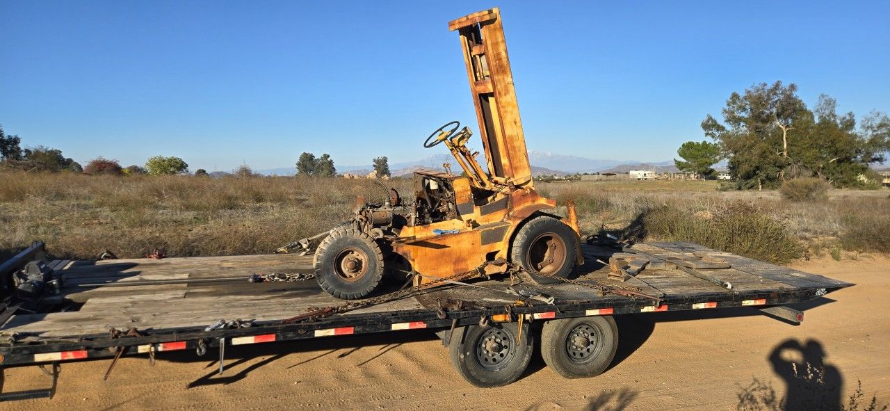Junk Equipment Removal Trucks 