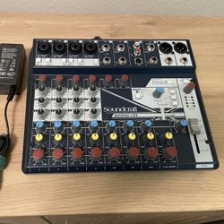 Soundcraft Notepad-12FX 12-Channel Mixer