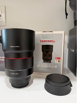 Samyang 85mm 1.4 RF AF with dock station