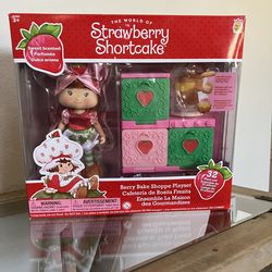 Strawberry Shortcake Berry Bake Doll