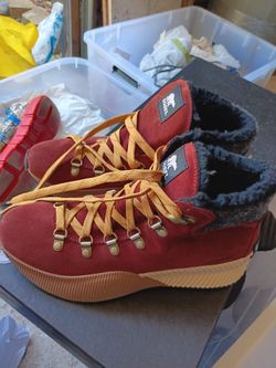 Sorel Women's Lace-Up Winter Boots