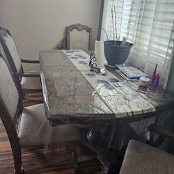 Dinning Table And Chairs 