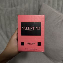 Valentino Donna perfume